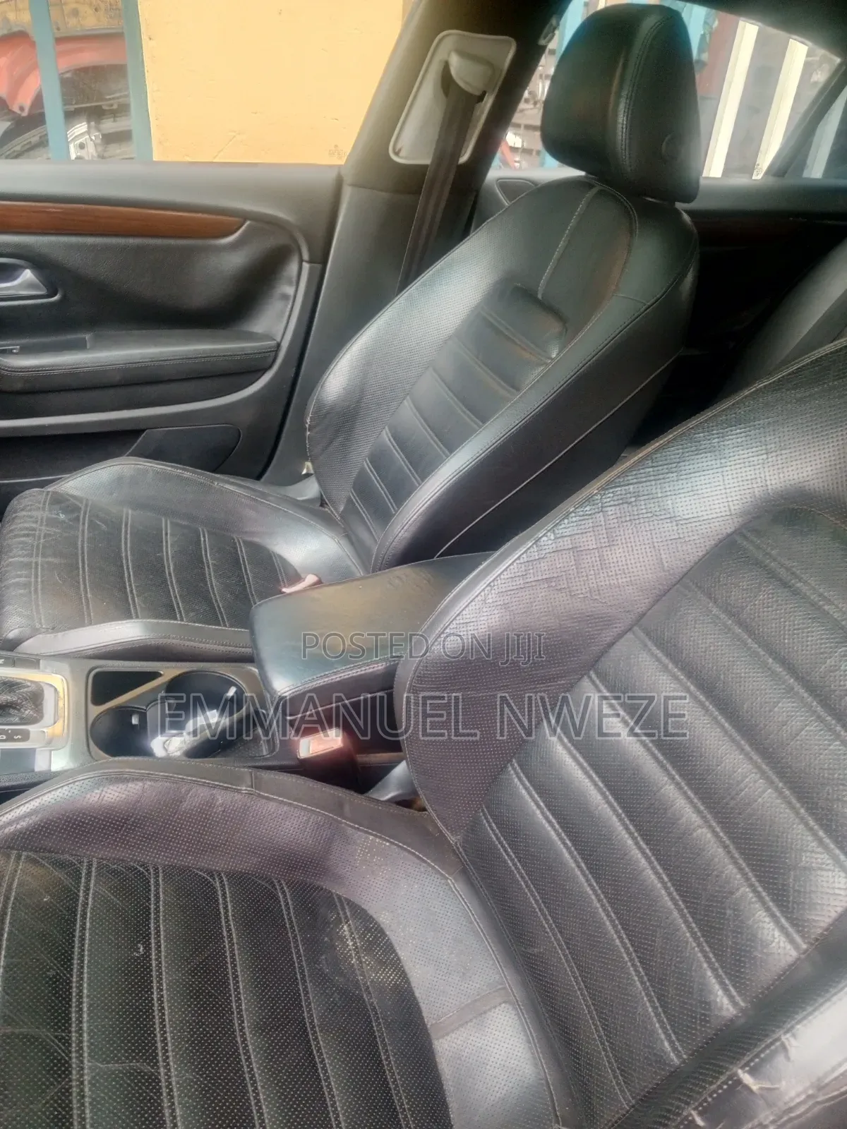 Volkswagen Passat 2011 Gold