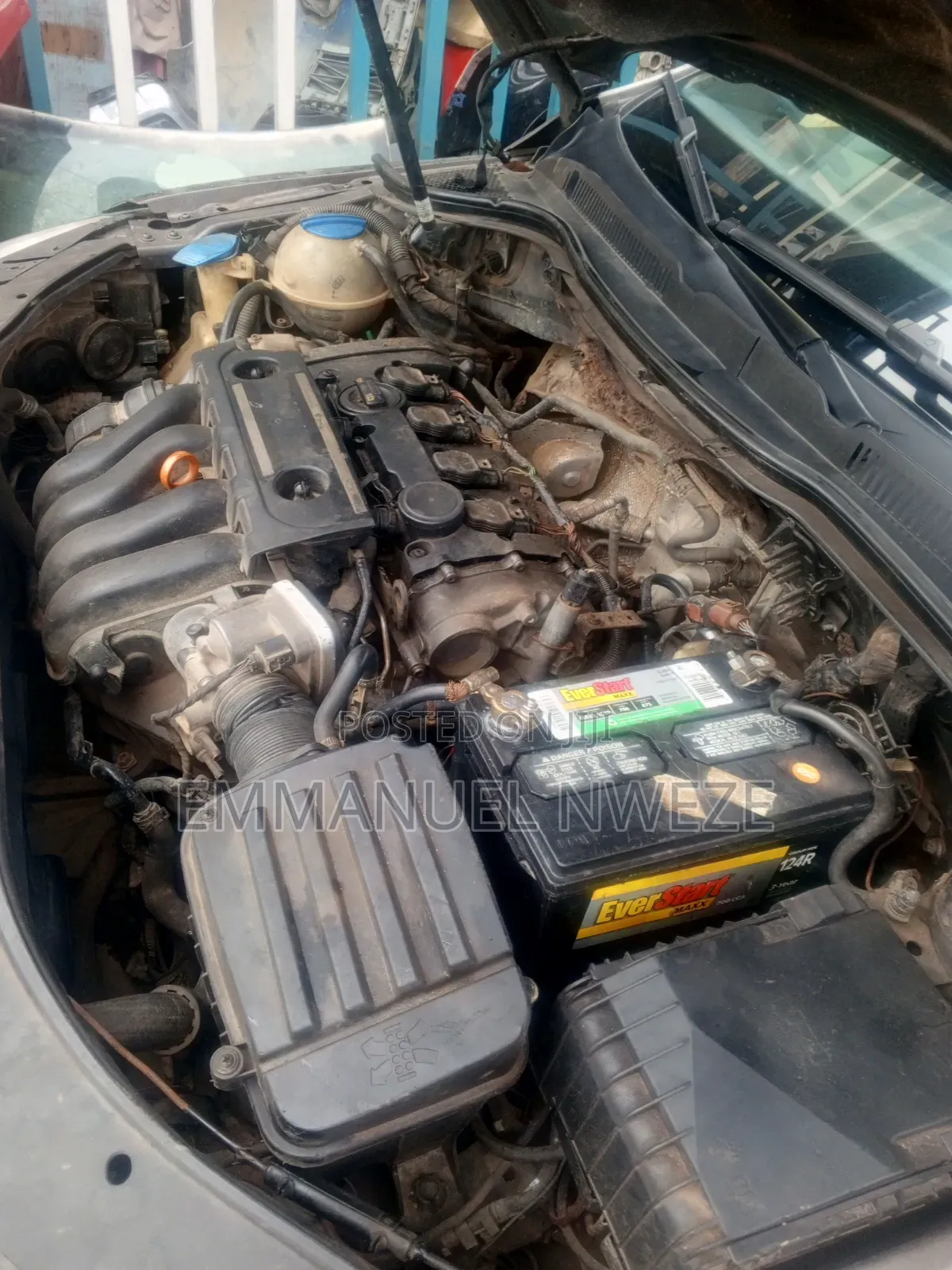 Volkswagen Passat 2011 Gold