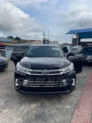Toyota Highlander XLE 4dr SUV AWD (3.5L 6cyl 6A) 2015 Black
