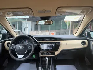 Toyota Corolla 2017 Gray