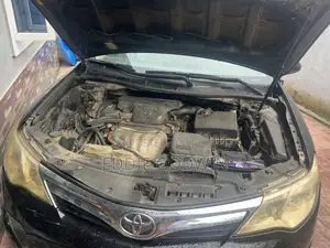 Toyota Camry XLE 4dr Sedan w/Prod. End 11/13 (2.5L 4cyl 6A) 2014 Black