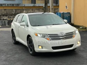 Toyota Venza XLE 2011 White