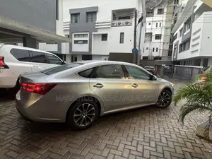 Toyota Avalon XLE Premium FWD Sedan (3.6L 6cyl 6A) 2016 Silver