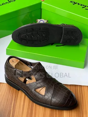 Clarks Croc-Embossed Leather Monk Shoes – Premium Classic Style