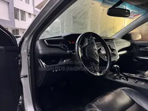 Toyota Avalon XLE Premium FWD Sedan (3.6L 6cyl 6A) 2016 Silver