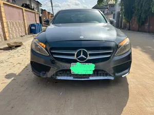 Mercedes-Benz C300 2015 Black