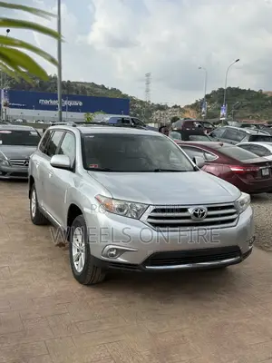 Toyota Highlander Limited 2011 Silver