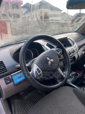 Mitsubishi L200 2014 White