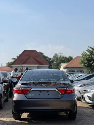 Toyota Camry LE 4dr Sedan (2.5L 4cyl 6A) 2016 Gray