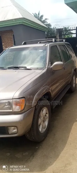 Nissan Pathfinder 2004 Ivory