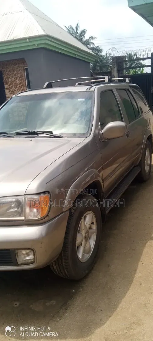Nissan Pathfinder 2004 Ivory