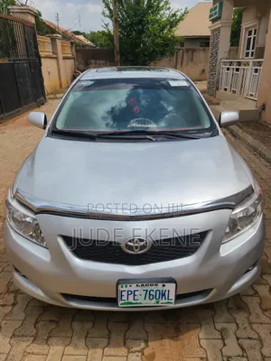 Toyota Corolla 2010 Silver