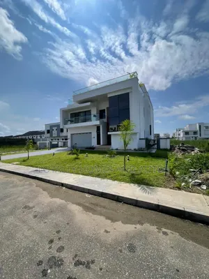 6bdrm House in VGC / Ajah for sale