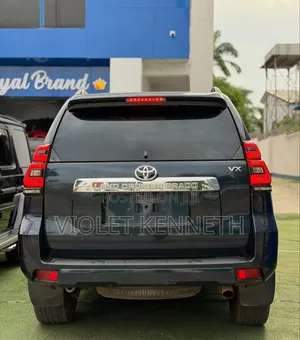 Toyota Land Cruiser Prado 2023 Black