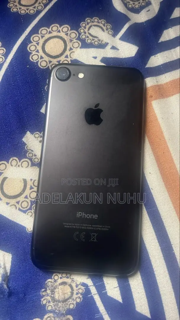Apple iPhone 7 32 GB Black