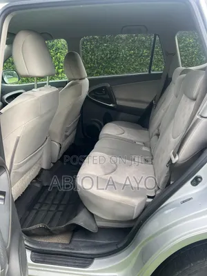 Toyota RAV4 2011 Silver