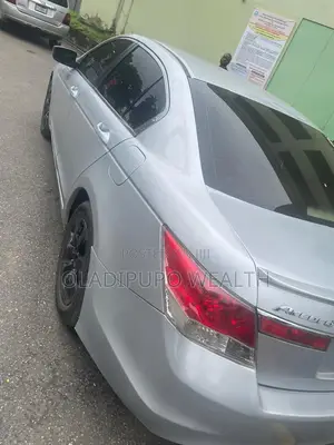 Honda Accord 2011 Silver