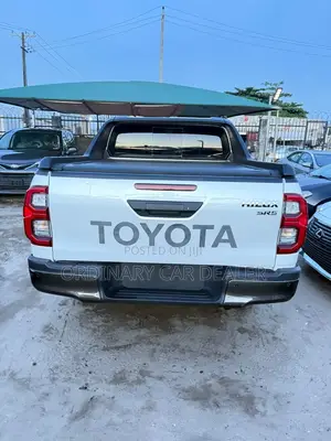 Toyota Hilux SR5+ 4x4 2017 White
