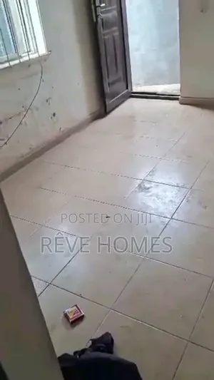 1bdrm Apartment in Obanikoro for rent