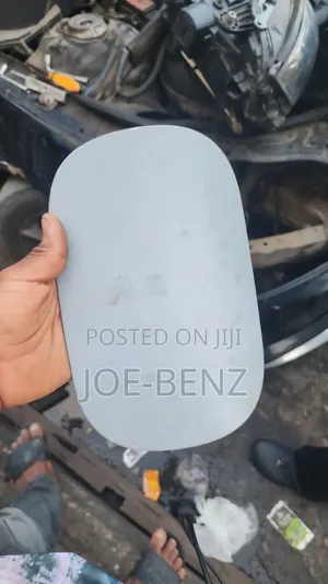 Gle450 2018 Fuel Tank Cover