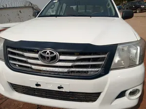 Toyota Hilux 2013 Orange