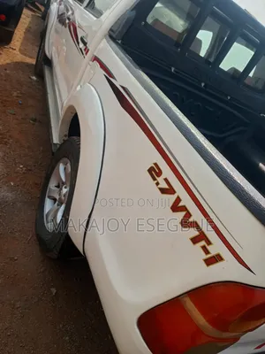 Toyota Hilux 2013 Orange