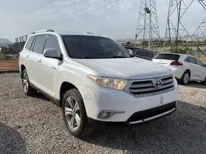 Toyota Highlander Limited 3.5l 4WD 2013 White