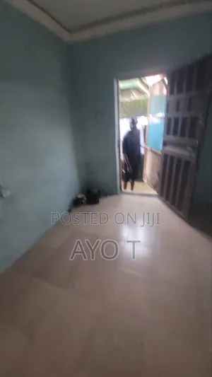 Studio Apartment in Bariga for rent