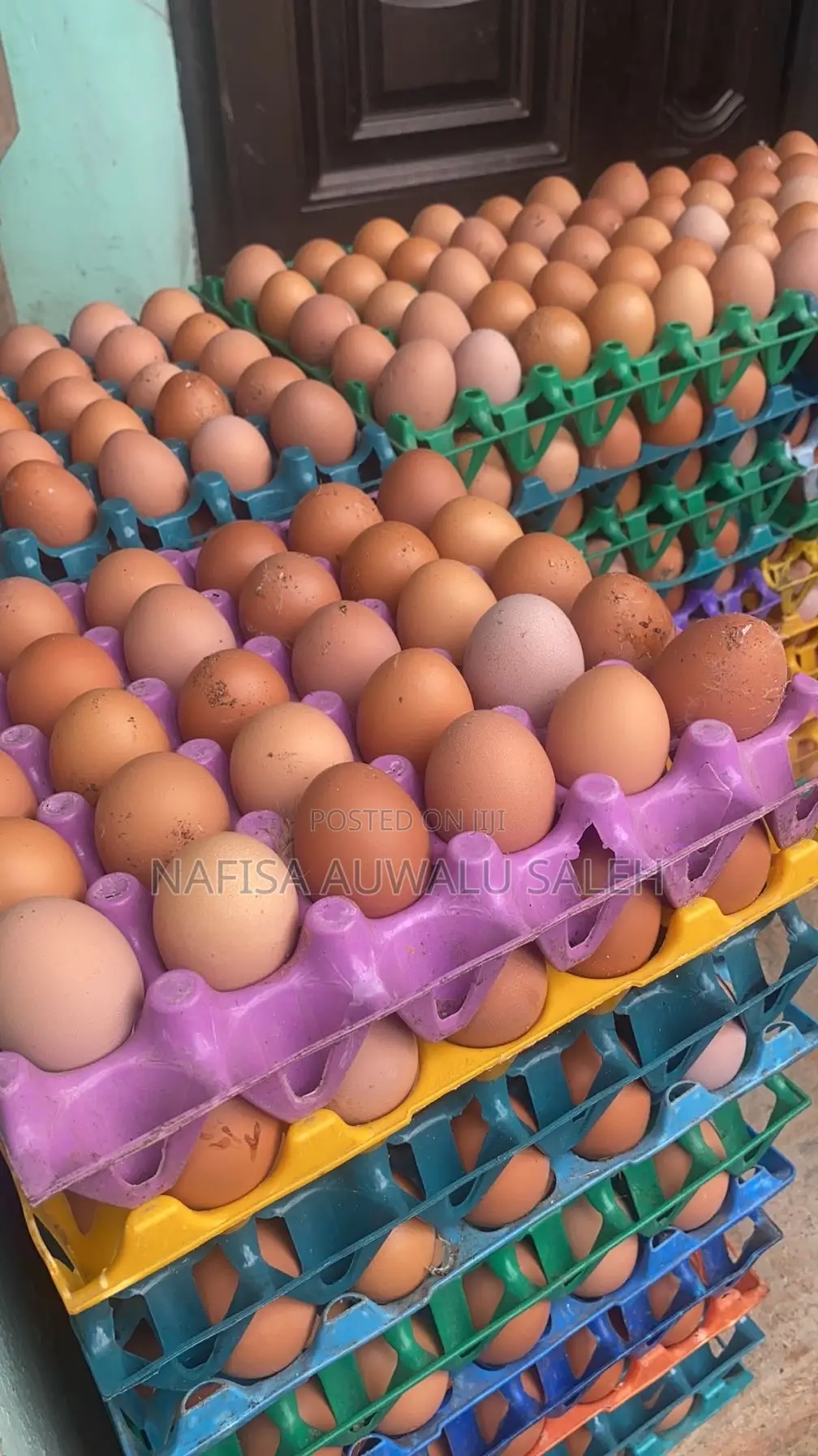 Fresh Farm Eggs – Large Small Crates Available
