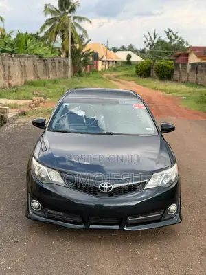 Toyota Camry SE Sport 4dr Sedan w/Prod. End 11/13 (2.5L 4cyl 6A) 2014