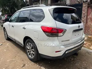 Nissan Pathfinder SL 4dr SUV (3.5L 6cyl CVT) 2014 White