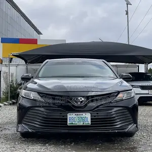 Toyota Camry LE FWD (2.5L 4cyl 8AM) 2018 Black