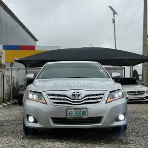 Toyota Camry XLE V6 4dr Sedan (3.5L 6cyl 6AM) 2008 Silver