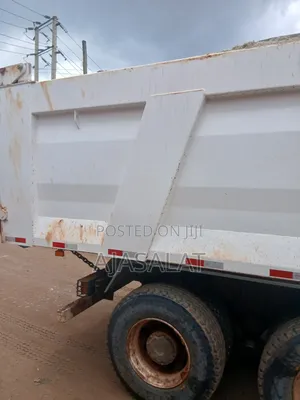 1/2 30 Tons of Granite and Sharp Sand