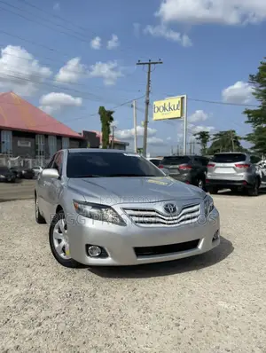 Toyota Camry 2010 Silver