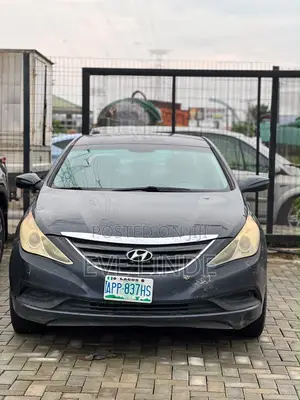 Hyundai Sonata Limited 2.0T Sedan (2.0L 4cyl 6A) 2013 Blue