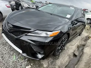 Toyota Camry XSE FWD (2.5L 4cyl 8AM) 2018 Black