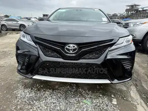 Toyota Camry XSE FWD (2.5L 4cyl 8AM) 2018 Black