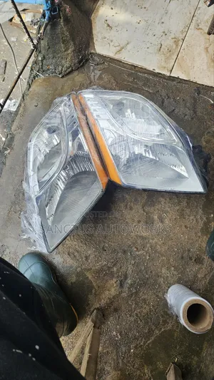 Headlight Nissan Sentra 2010