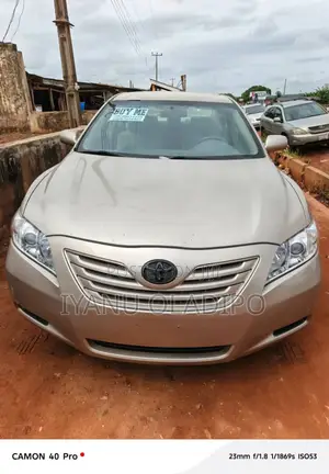 Toyota Camry 2008 Gold