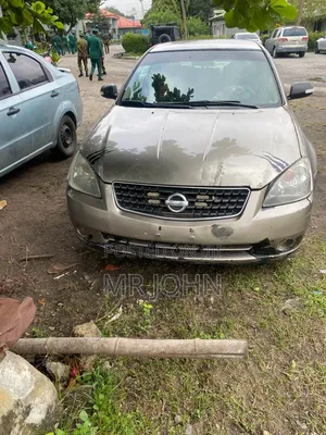 Nissan Altima 2005 Gold