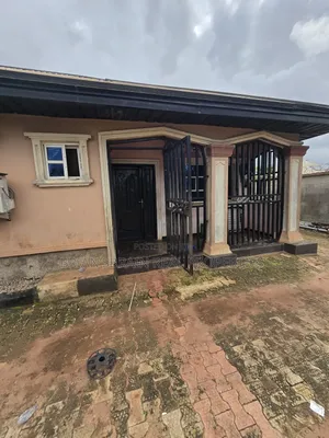 2bdrm Bungalow in Brianbriansbrain, Benin City for rent