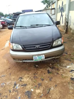 Toyota Sienna 2002 Brown