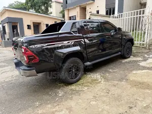 Toyota Hilux 2020 Black