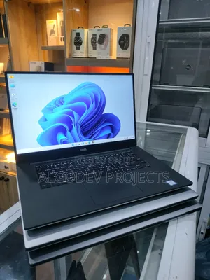 Laptop Dell Precision 5520 16GB Intel Core i7 SSD 512GB