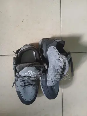 Ogiy Sneakers