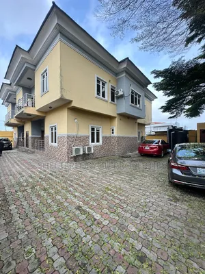 2bdrm Apartment in Lekki Phase 1 for rent