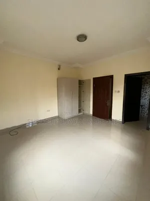 2bdrm Apartment in Lekki Phase 1 for rent