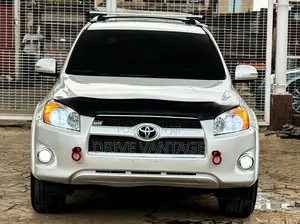 Toyota RAV4 2012 White