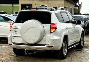 Toyota RAV4 2012 White